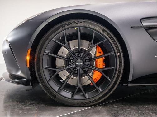 2026 Aston Martin Vantage Base
