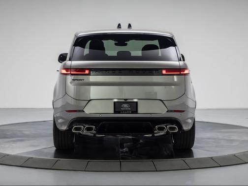 FLUX SILVER IN GLOSS FINISH 2026 Land Rover Range Rover Sport SE