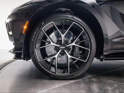2026 Aston Martin DBX 707