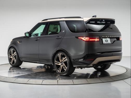 CARPATHIAN GREY 2026 Land Rover Discovery Tempest Edition