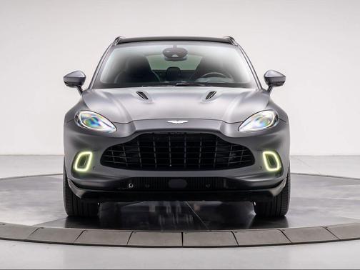 Lunar White 2021 Aston Martin DBX Base