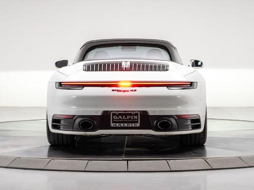 2022 Porsche 911 Targa 4S
