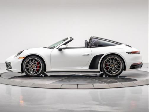 2022 Porsche 911 Targa 4S