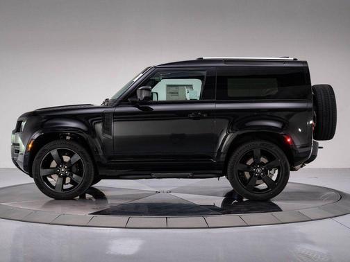 2025 Land Rover Defender P400 X-Dynamic SE