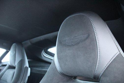 Photo 5 of 32 of 2020 Aston Martin Vantage Base