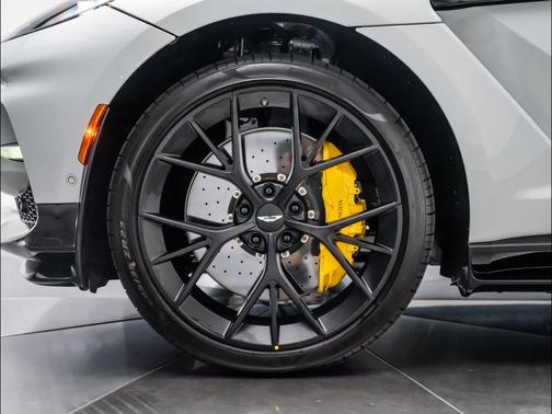 2026 Aston Martin DBX 707