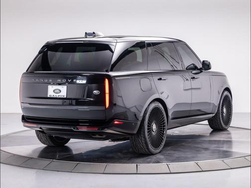 2023 Land Rover Range Rover P530 SE