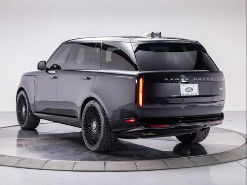 2023 Land Rover Range Rover P530 SE