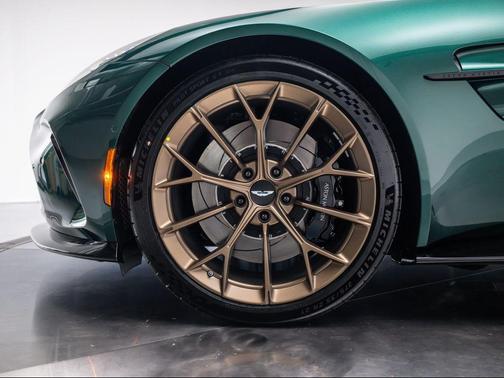2026 Aston Martin Vantage Base