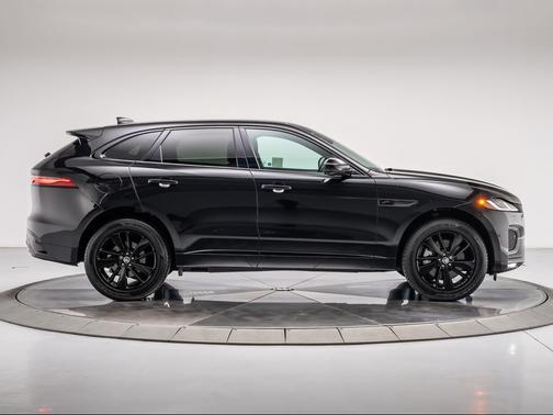 Santorini Black 2024 Jaguar F-PACE P400 R-Dynamic S