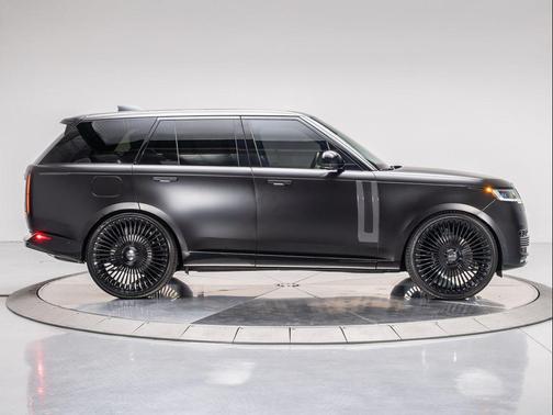 2025 Land Rover Range Rover P530 SE