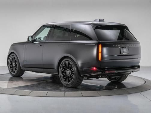 2025 Land Rover Range Rover P530 SE