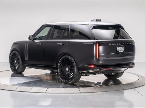 2025 Land Rover Range Rover P530 SE