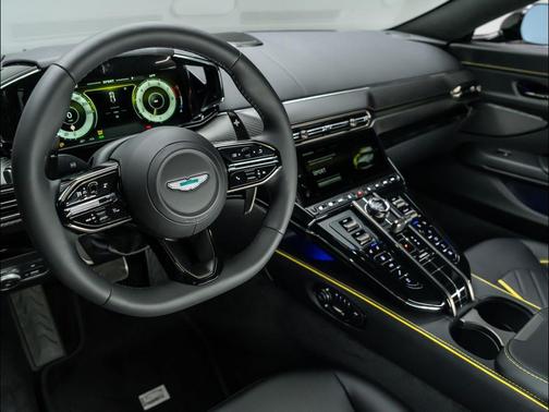 2026 Aston Martin Vantage Base