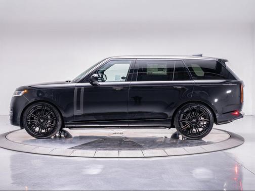 2025 Land Rover Range Rover P400 SE 7 Seat