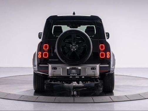 2025 Land Rover Defender 110 P500 X-Dynamic SE