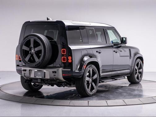 2025 Land Rover Defender 110 P500 X-Dynamic SE