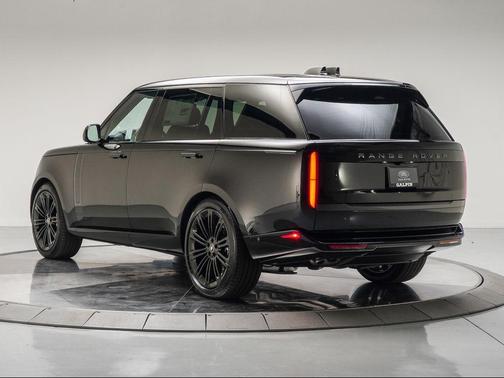 2025 Land Rover Range Rover P530 SE 7 Seat