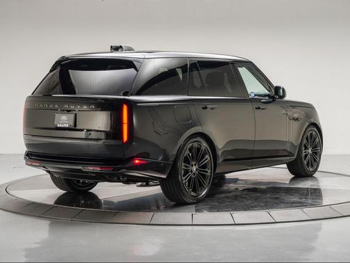 2025 Land Rover Range Rover P530 SE 7 Seat