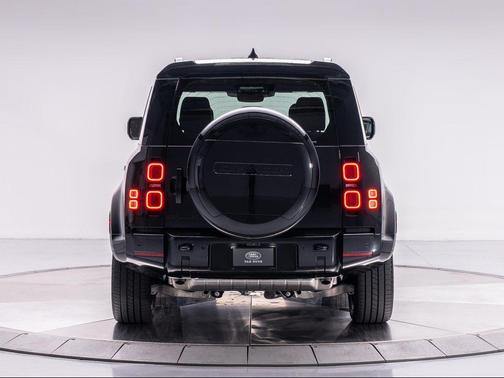 2025 Land Rover Defender P400 X-Dynamic SE