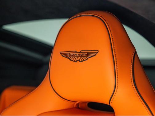 2025 Aston Martin Vantage Base