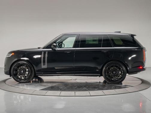 2025 Land Rover Range Rover P530 SE 7 Seat