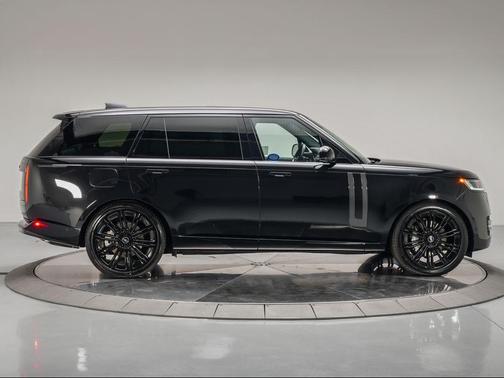 2025 Land Rover Range Rover P530 SE 7 Seat