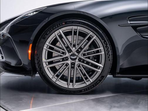 2026 Aston Martin Vantage 