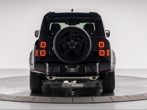 2026 Land Rover Defender P400 X-Dynamic SE