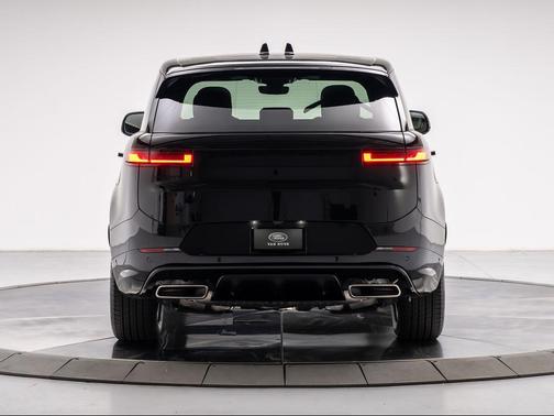 2026 Land Rover Range Rover Sport 5.0 Supercharged Dynamic
