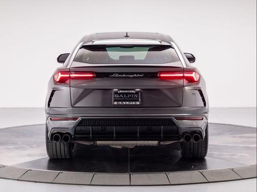 2021 Lamborghini Urus Base
