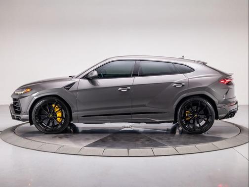 2021 Lamborghini Urus Base