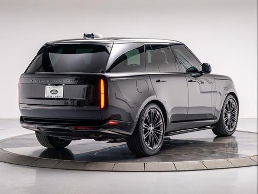 2025 Land Rover Range Rover P400 SE