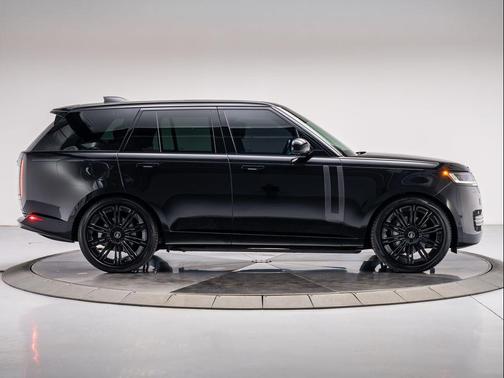 2025 Land Rover Range Rover P400 SE