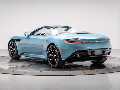 2026 Aston Martin DB12 Volante