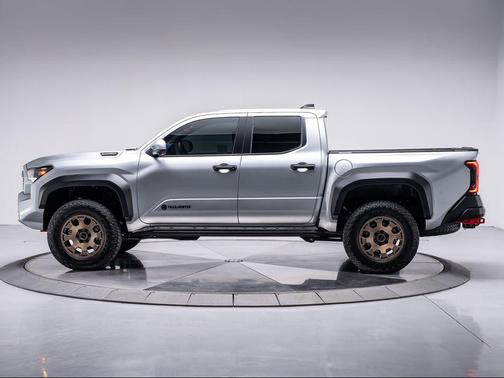 2025 Toyota Tacoma Hybrid TRAILHUNTER