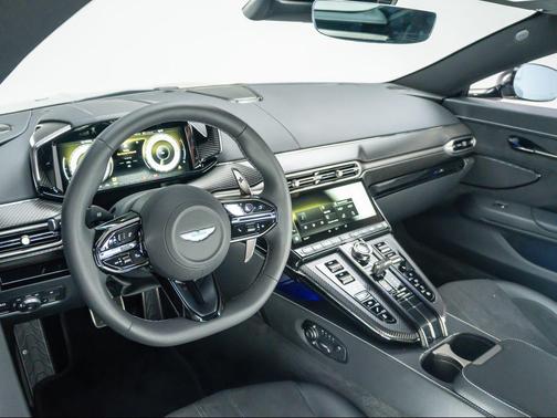 2025 Aston Martin Vantage Base