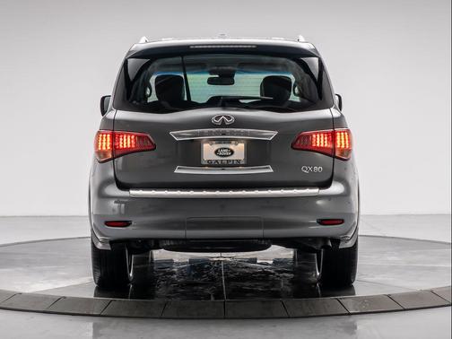 2017 INFINITI QX80 Signature Edition