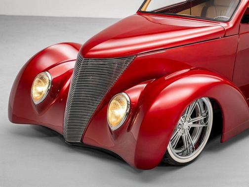 1937 Ford Deluxe OZE CUSTOM