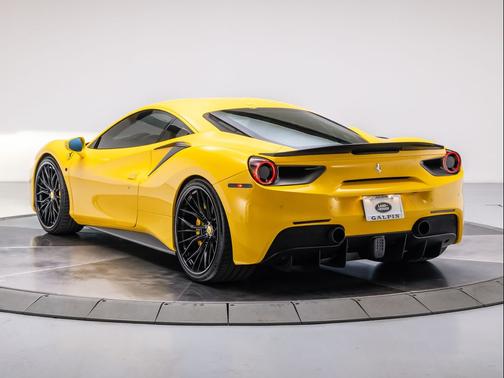 Giallo Modena 2018 Ferrari 488 GTB Base
