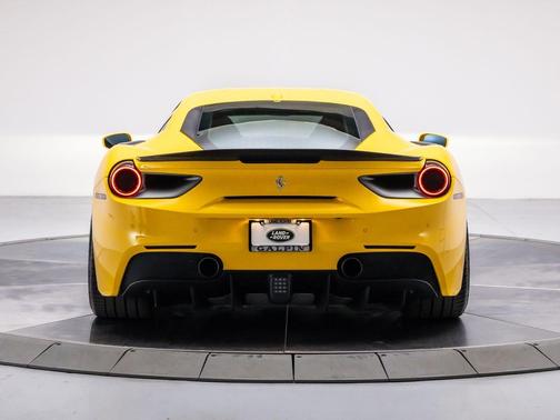 2018 Ferrari 488 GTB Base