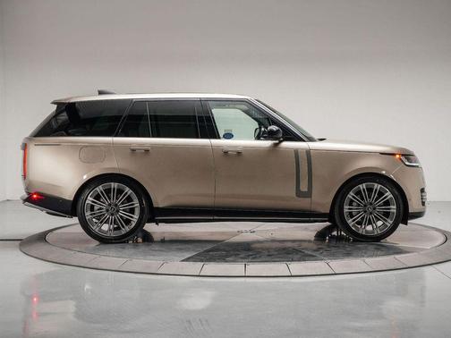 2025 Land Rover Range Rover P530 SE