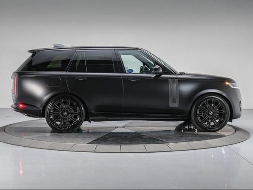 2025 Land Rover Range Rover P530 SE