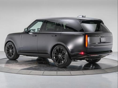 2025 Land Rover Range Rover P530 SE