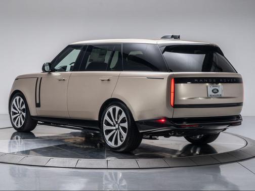 2025 Land Rover Range Rover P530 SE 7 Seat