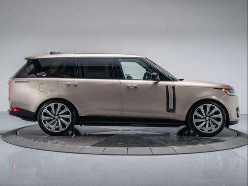 2025 Land Rover Range Rover P530 SE 7 Seat