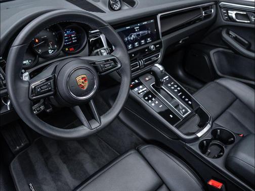 2024 Porsche Macan Base