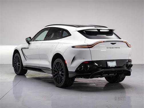 2025 Aston Martin DBX 707