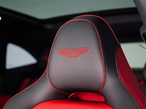 2025 Aston Martin DBX 707