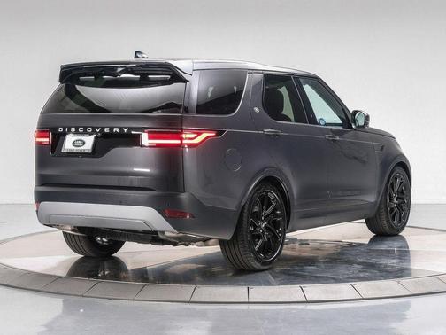 2024 Land Rover Discovery P300 S